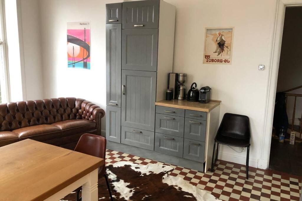 Grosszuegige 185M2-Altbauwohnung In Bestlage 7Zimmer-2Baeder-2Kuechen-2Wcs Amburgo Esterno foto