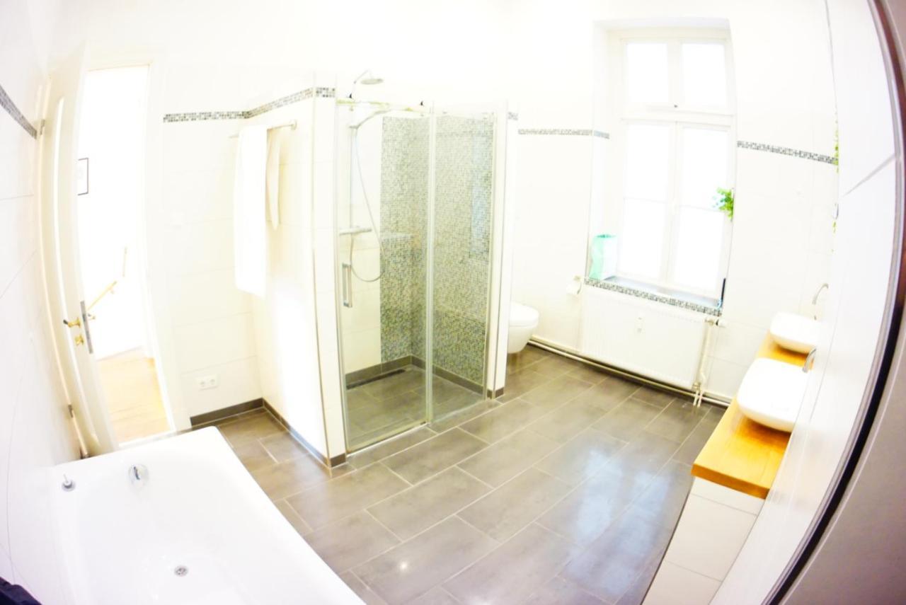 Grosszuegige 185M2-Altbauwohnung In Bestlage 7Zimmer-2Baeder-2Kuechen-2Wcs Amburgo Esterno foto