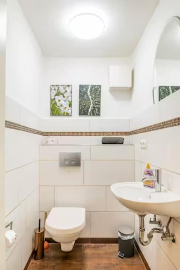 Grosszuegige 185M2-Altbauwohnung In Bestlage 7Zimmer-2Baeder-2Kuechen-2Wcs Amburgo Esterno foto