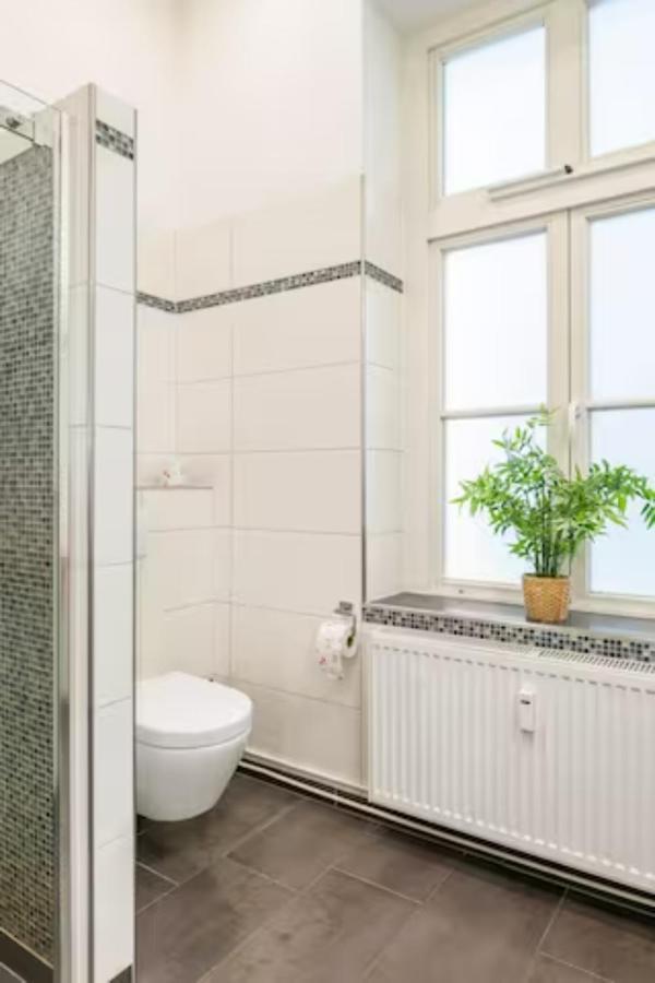 Grosszuegige 185M2-Altbauwohnung In Bestlage 7Zimmer-2Baeder-2Kuechen-2Wcs Amburgo Esterno foto