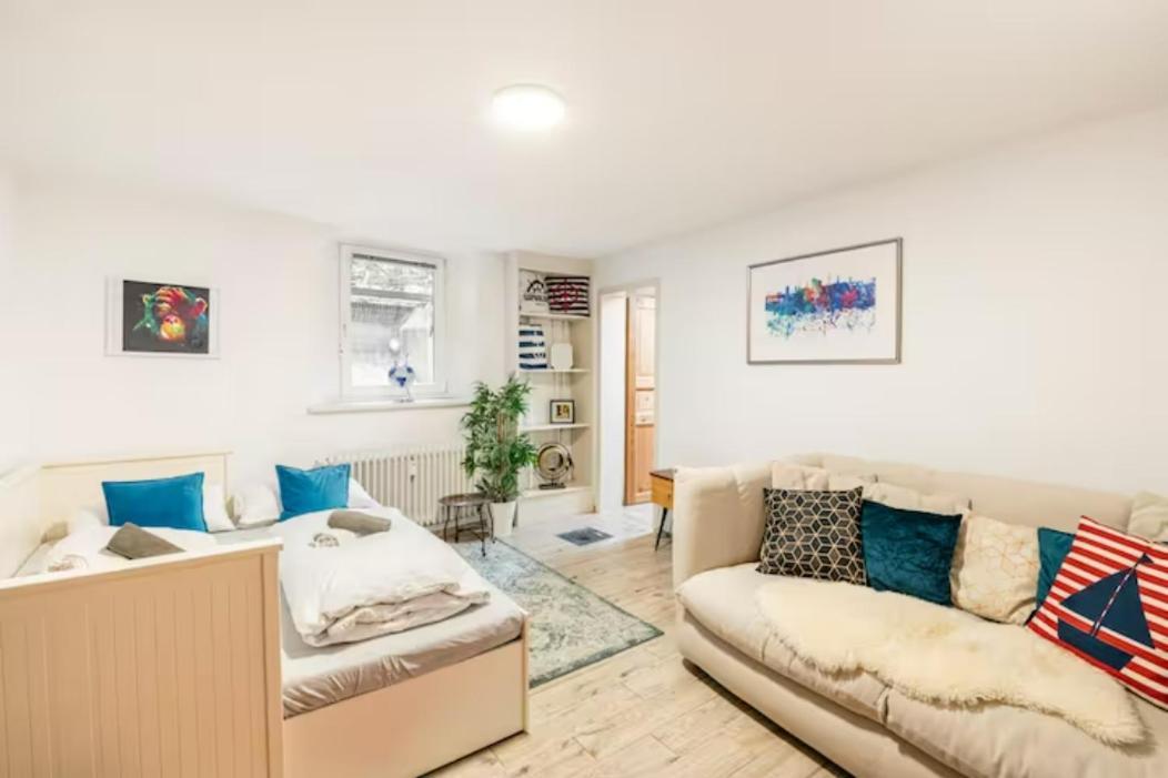Grosszuegige 185M2-Altbauwohnung In Bestlage 7Zimmer-2Baeder-2Kuechen-2Wcs Amburgo Esterno foto
