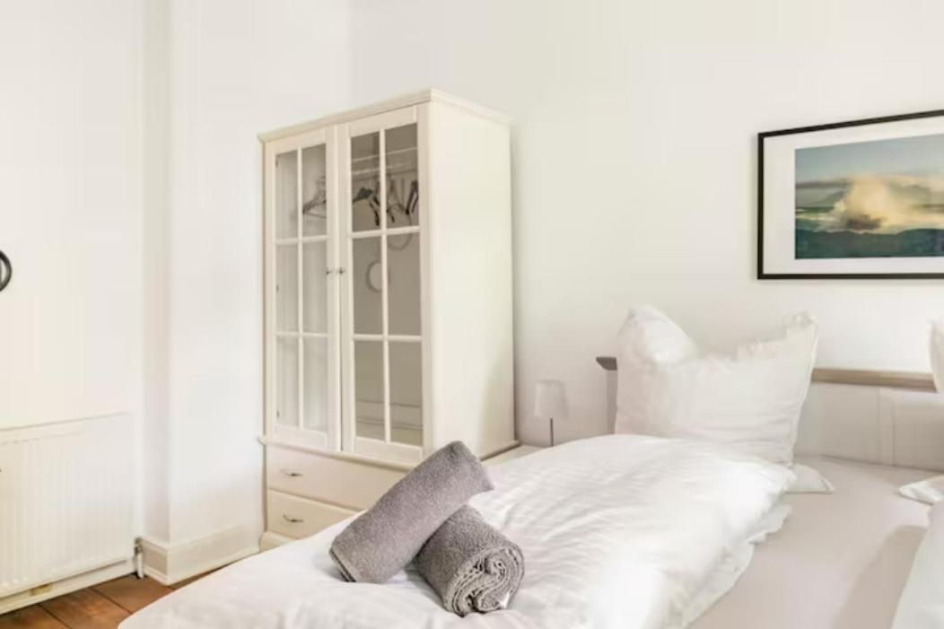 Grosszuegige 185M2-Altbauwohnung In Bestlage 7Zimmer-2Baeder-2Kuechen-2Wcs Amburgo Esterno foto